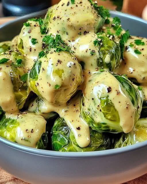 Rosenkohl in Frischkäse-Senfsauce