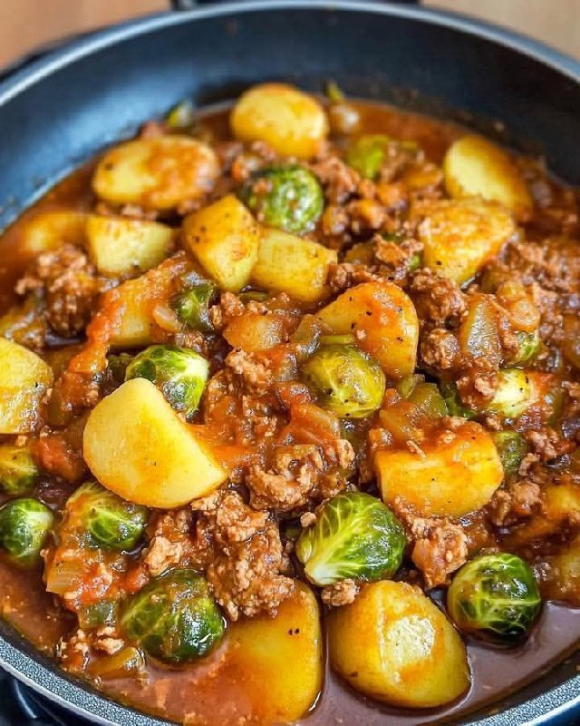 Herzhaft-würziger Rosenkohl-Eintopf