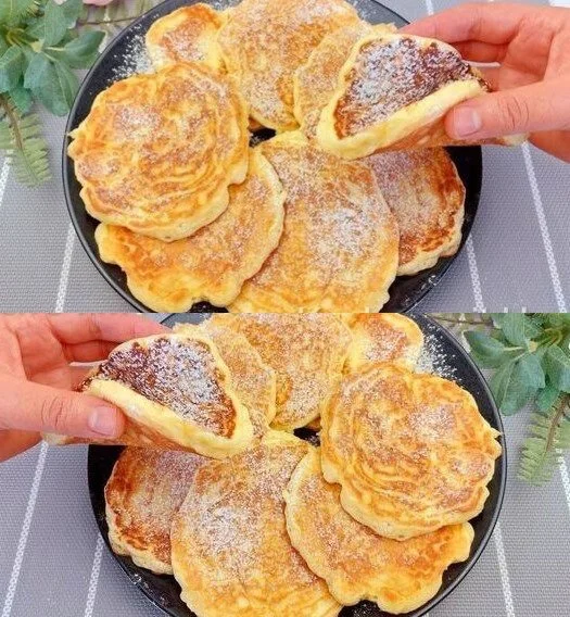 Apfel Pfannkuchen mit frischen Äpfeln und Zimt auf einem Teller