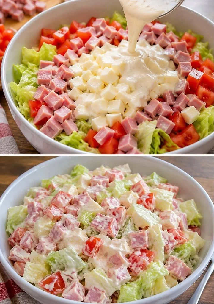 Chefsalat mit Schmand-Dressing auf einem Teller angerichtet