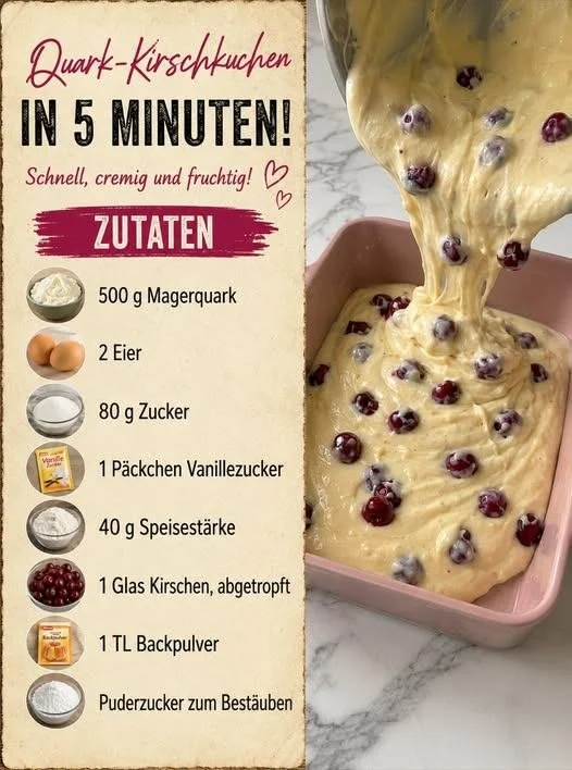 Kuchen ohne Mehl mit Quark und Kirschen auf einem Teller