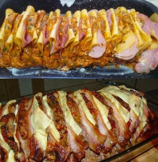 Ultrasaftiges, weihnachtliches Geschichtetes Fleisch auf einem festlichen Tisch angerichtet