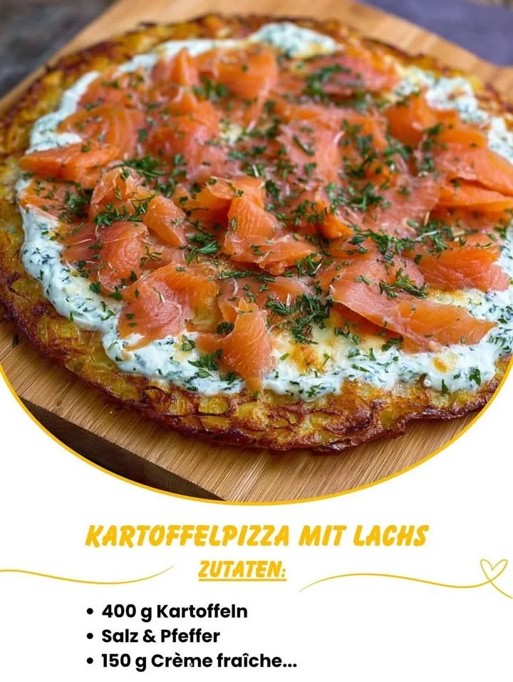 Kartoffelpizza mit geräuchertem Lachs und Kräuterfrischkäse auf einem Teller serviert