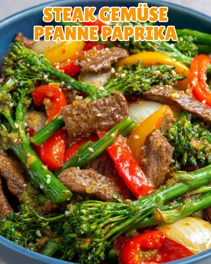 Steak-Gemüse-Pfanne mit Paprika und Brokkoli auf einem Teller.